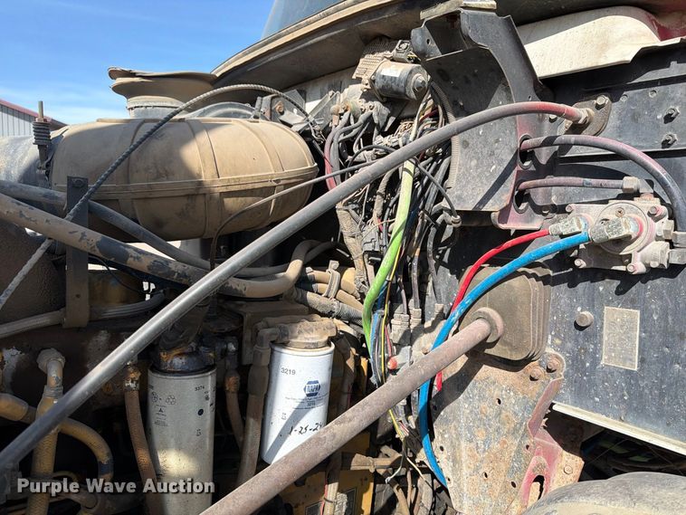 image for item FT7558 1993 Mack CL semi truck