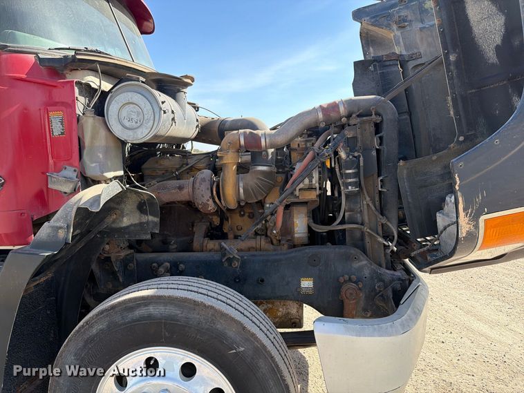 image for item FT7558 1993 Mack CL semi truck