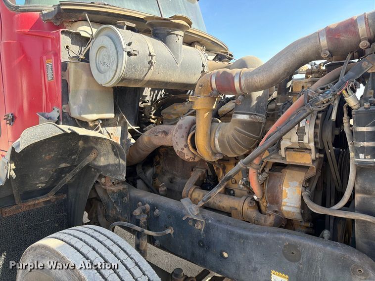 image for item FT7558 1993 Mack CL semi truck
