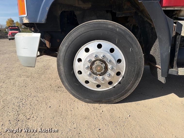 image for item FT7558 1993 Mack CL semi truck