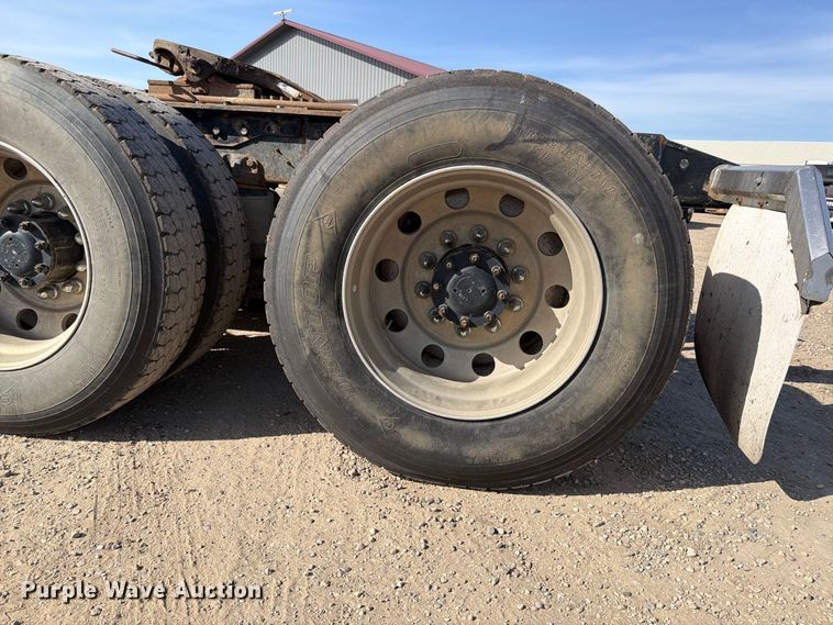 image for item FT7558 1993 Mack CL semi truck