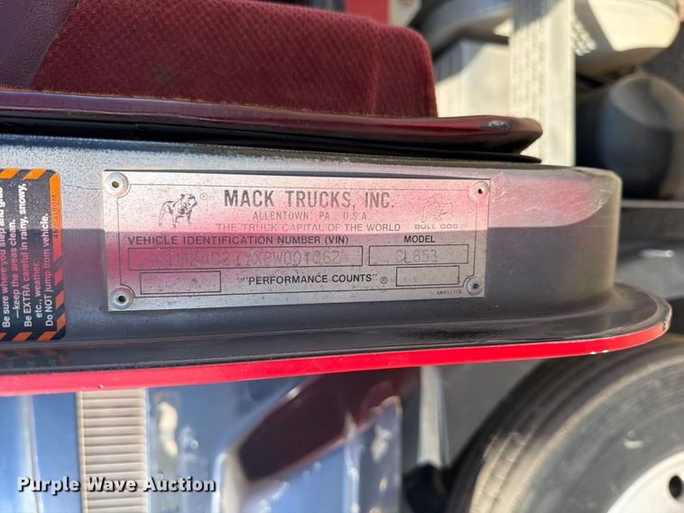 image for item FT7558 1993 Mack CL semi truck