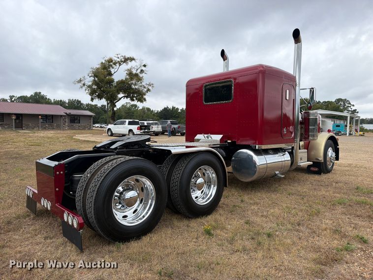 image for item FU1048 1987 Peterbilt 359  semi truck