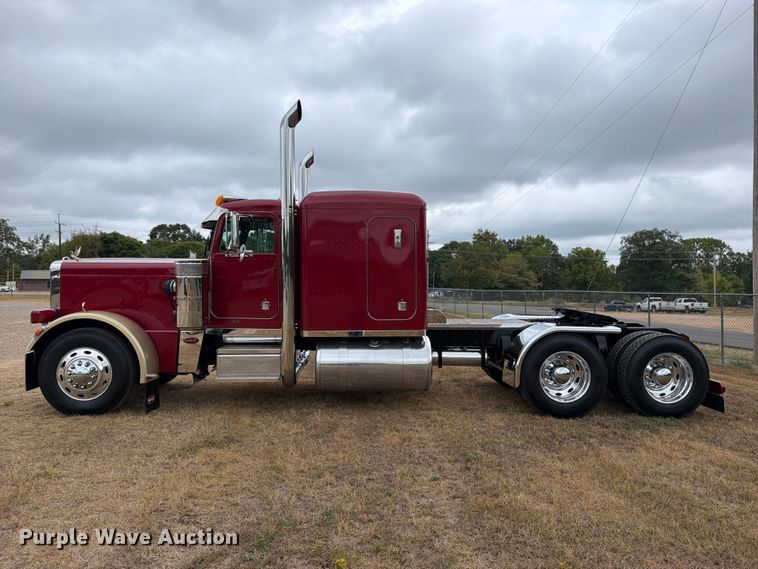 image for item FU1048 1987 Peterbilt 359  semi truck