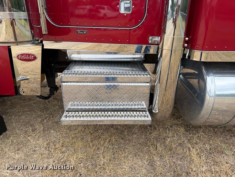 image for item FU1048 1987 Peterbilt 359  semi truck