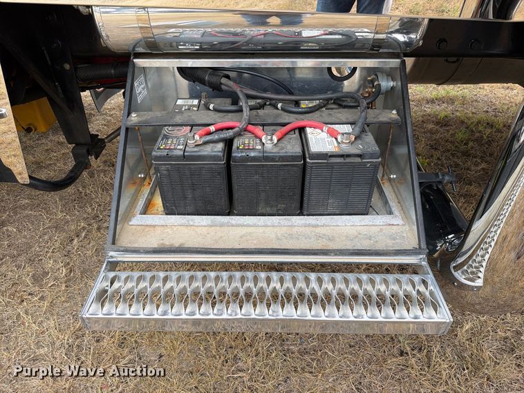 image for item FU1048 1987 Peterbilt 359  semi truck