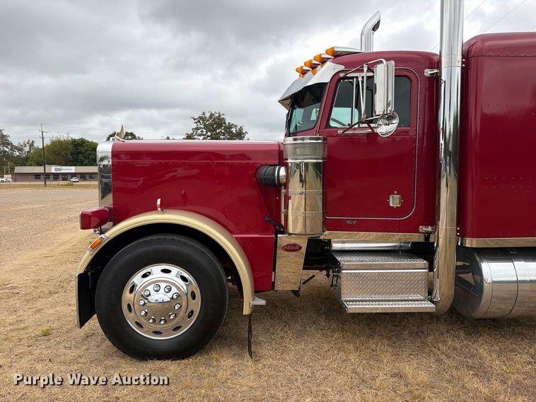 image for item FU1048 1987 Peterbilt 359  semi truck