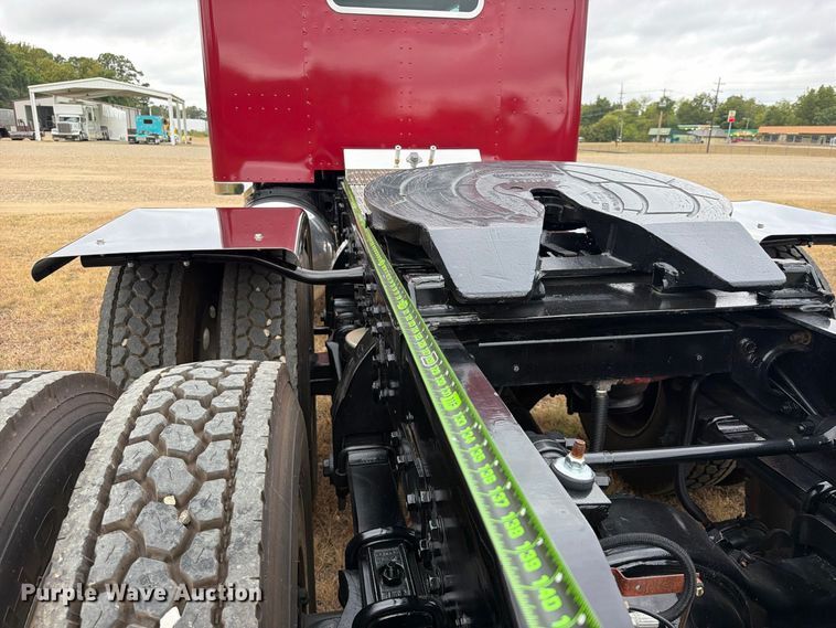 image for item FU1048 1987 Peterbilt 359  semi truck