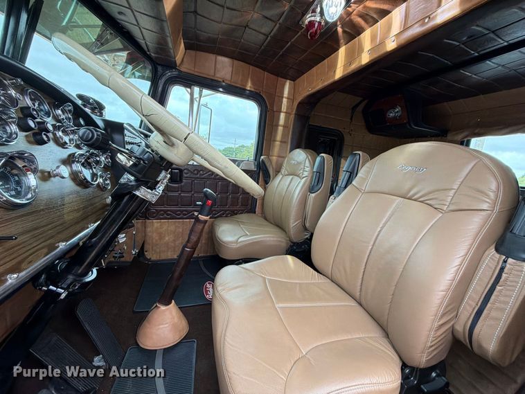 image for item FU1048 1987 Peterbilt 359  semi truck