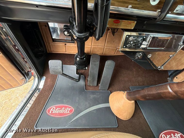 image for item FU1048 1987 Peterbilt 359  semi truck