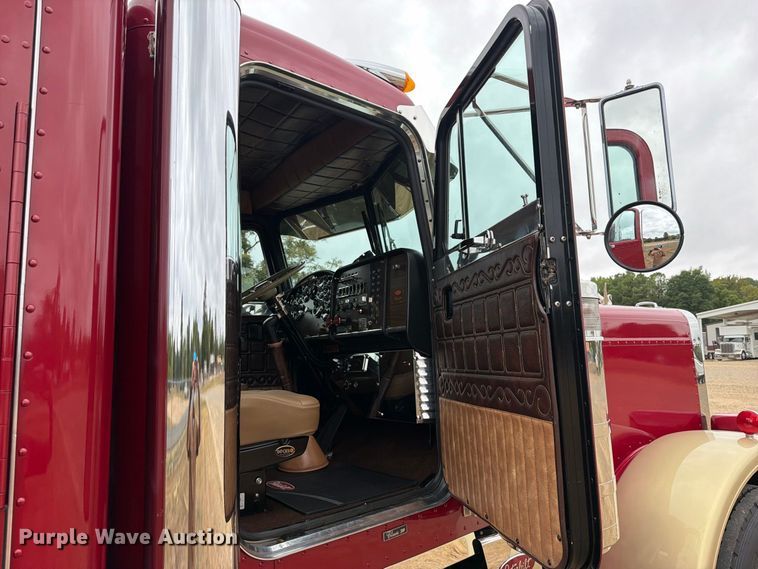 image for item FU1048 1987 Peterbilt 359  semi truck