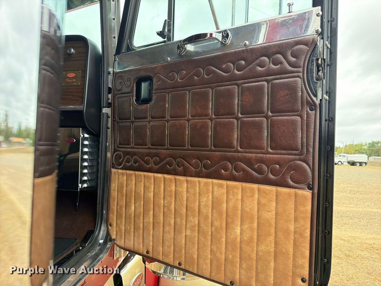 image for item FU1048 1987 Peterbilt 359  semi truck