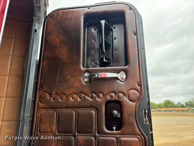 image for item FU1048 1987 Peterbilt 359  semi truck