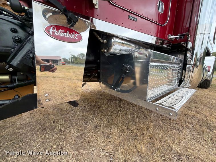 image for item FU1048 1987 Peterbilt 359  semi truck