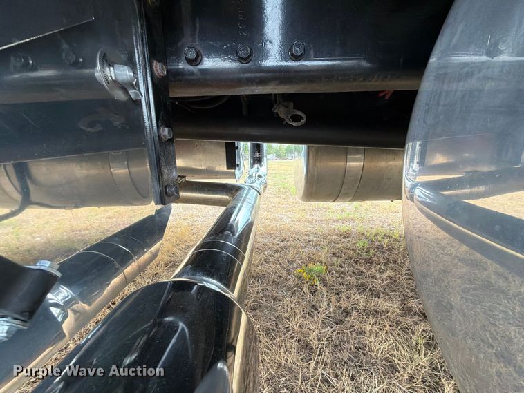 image for item FU1048 1987 Peterbilt 359  semi truck