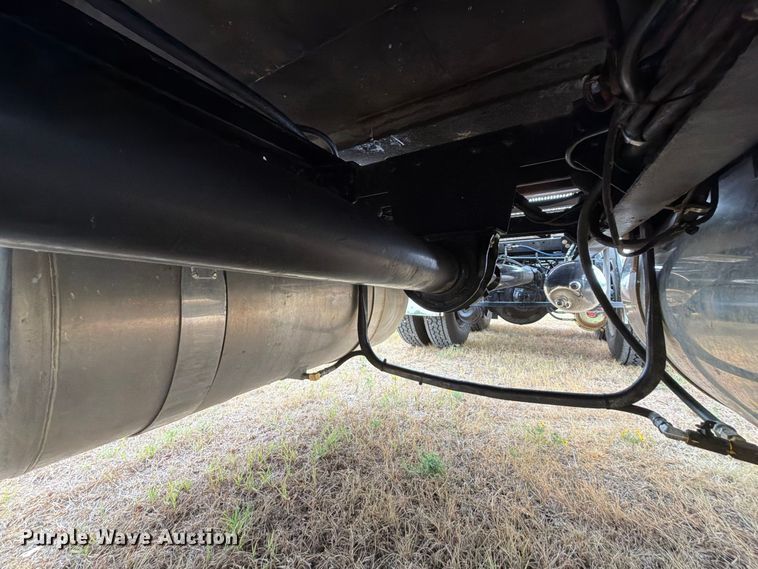 image for item FU1048 1987 Peterbilt 359  semi truck