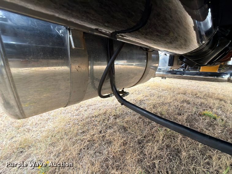 image for item FU1048 1987 Peterbilt 359  semi truck