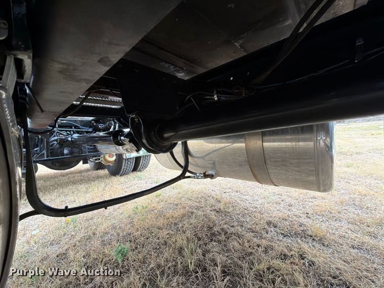 image for item FU1048 1987 Peterbilt 359  semi truck