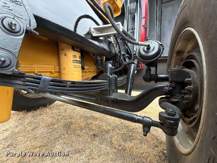 image for item FU1048 1987 Peterbilt 359  semi truck