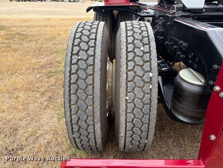 image for item FU1048 1987 Peterbilt 359  semi truck