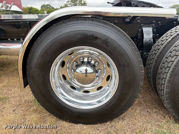 image for item FU1048 1987 Peterbilt 359  semi truck