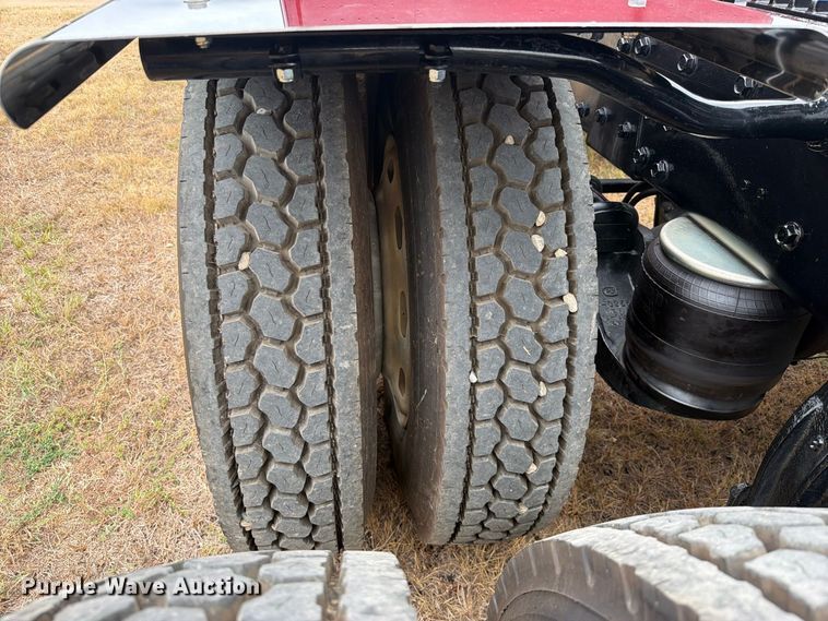 image for item FU1048 1987 Peterbilt 359  semi truck