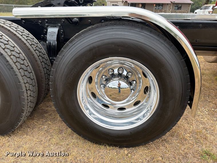 image for item FU1048 1987 Peterbilt 359  semi truck