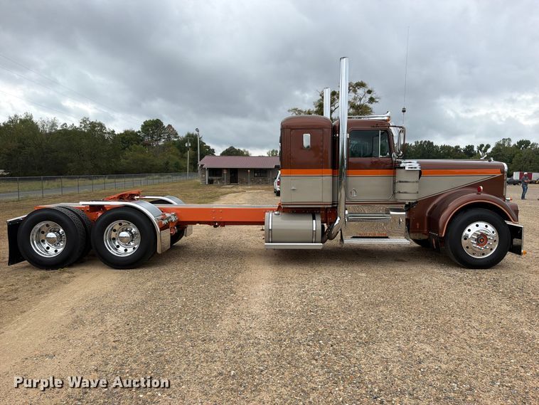 image for item FU1049 1980 Kenworth W900A semi truck