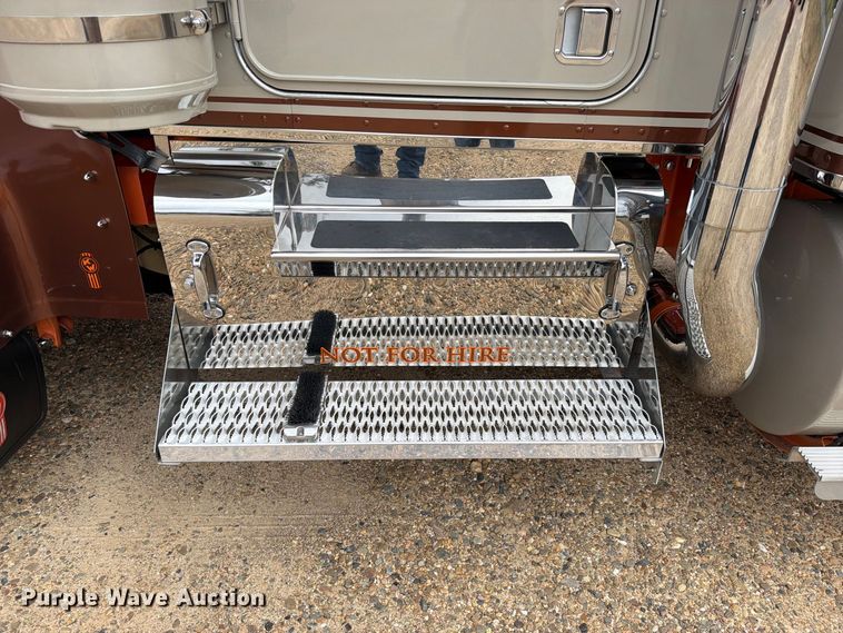 image for item FU1049 1980 Kenworth W900A semi truck