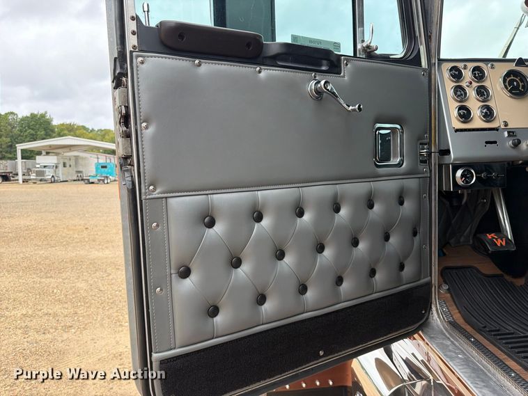 image for item FU1049 1980 Kenworth W900A semi truck