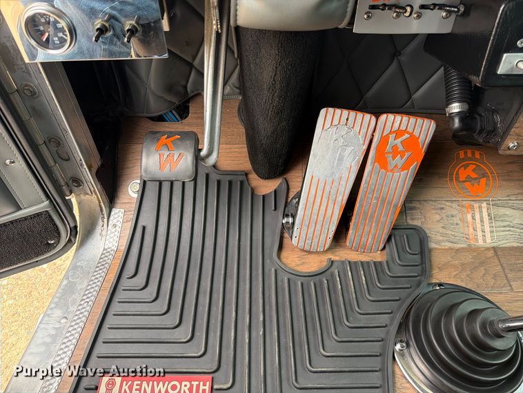 image for item FU1049 1980 Kenworth W900A semi truck