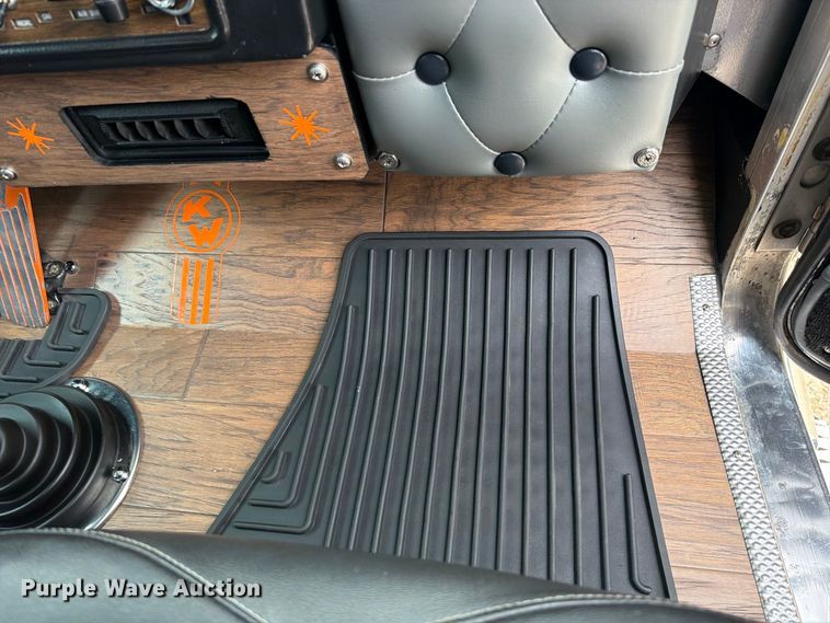 image for item FU1049 1980 Kenworth W900A semi truck