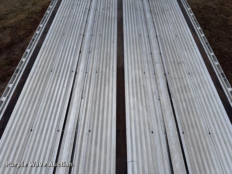 image for item FU1052 2023 Reitnouer Inc. flatbed trailer
