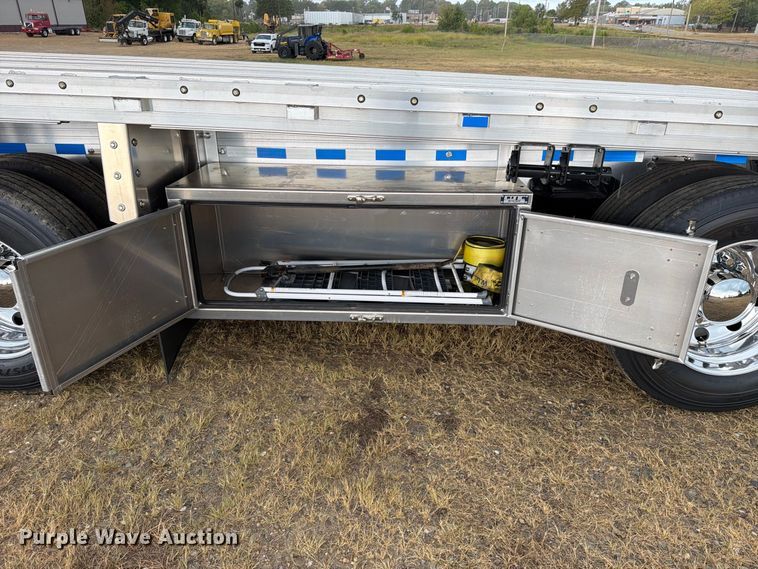 image for item FU1052 2023 Reitnouer Inc. flatbed trailer