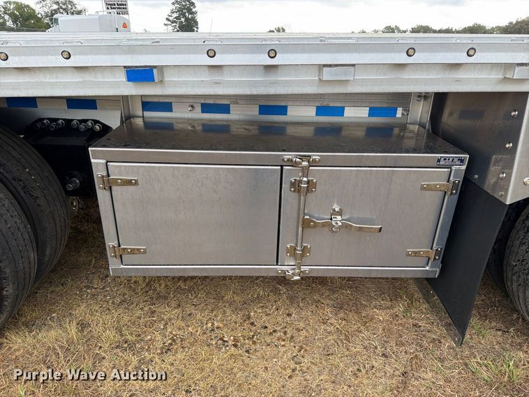 image for item FU1052 2023 Reitnouer Inc. flatbed trailer