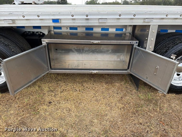 image for item FU1052 2023 Reitnouer Inc. flatbed trailer