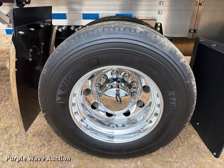 image for item FU1052 2023 Reitnouer Inc. flatbed trailer