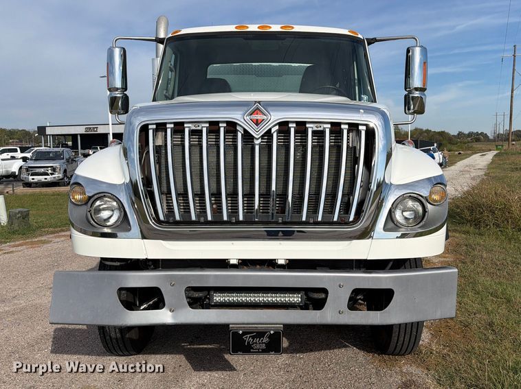 image for item FU1206 2017 International SF667 semi truck