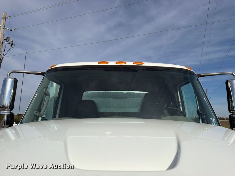 image for item FU1206 2017 International SF667 semi truck