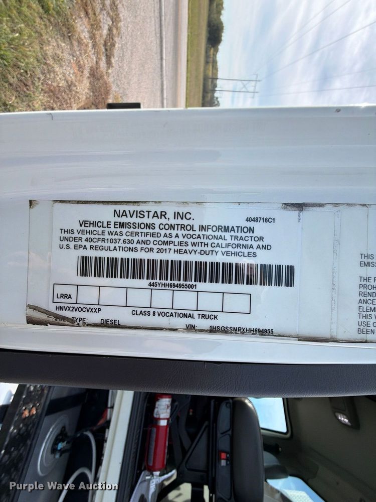 image for item FU1206 2017 International SF667 semi truck