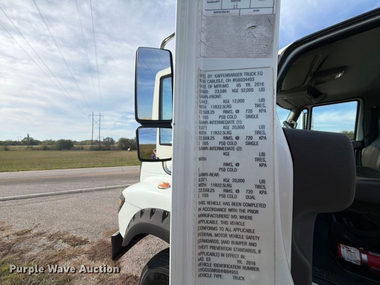image for item FU1206 2017 International SF667 semi truck
