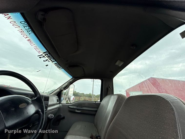 image for item FV2027 2001 Ford F650 truck cab and chassis