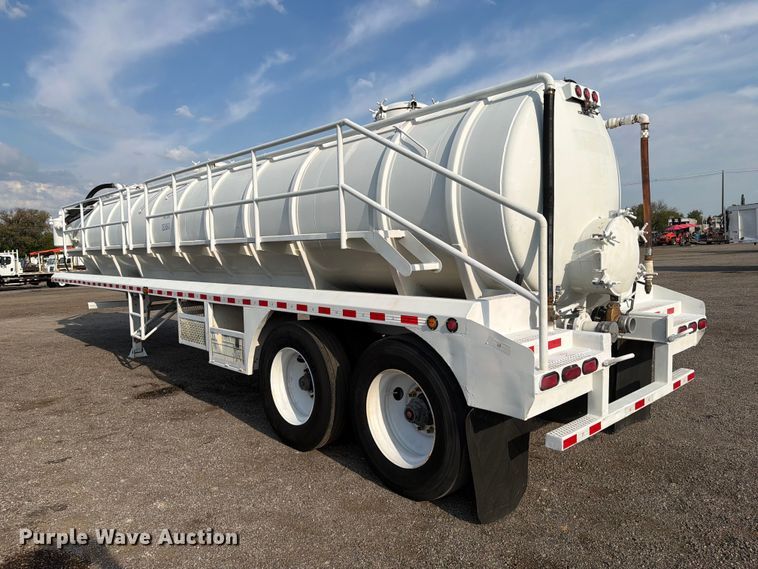 image for item FW3501 2011 Gallegos tank trailer
