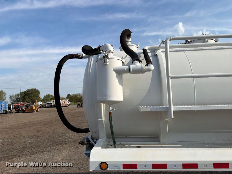 image for item FW3501 2011 Gallegos tank trailer