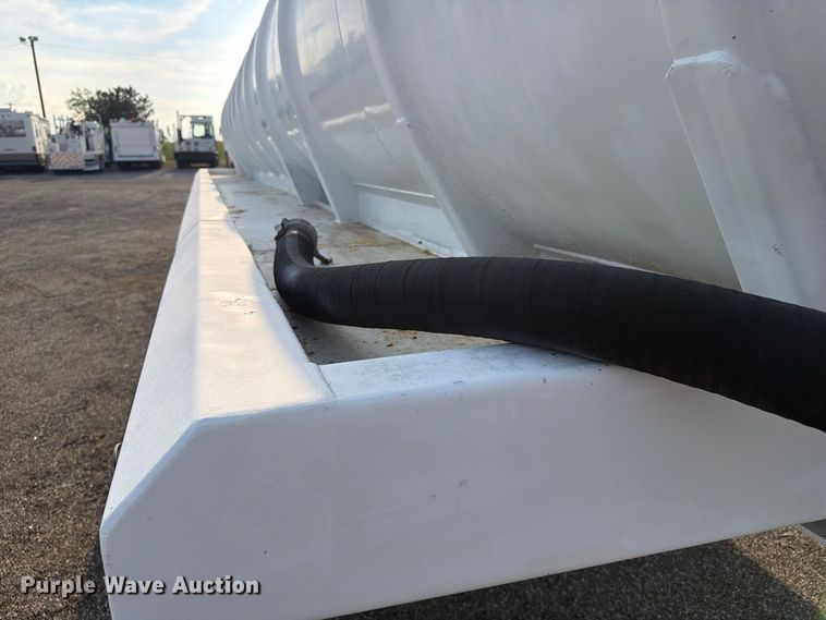 image for item FW3501 2011 Gallegos tank trailer