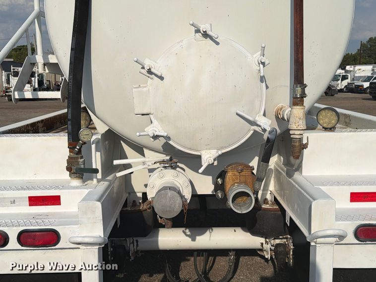 image for item FW3501 2011 Gallegos tank trailer