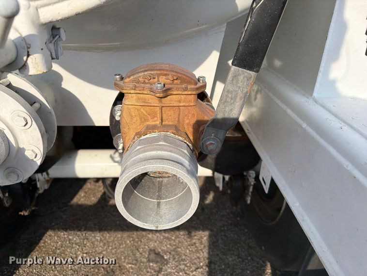 image for item FW3501 2011 Gallegos tank trailer