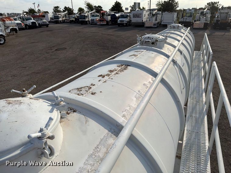 image for item FW3501 2011 Gallegos tank trailer