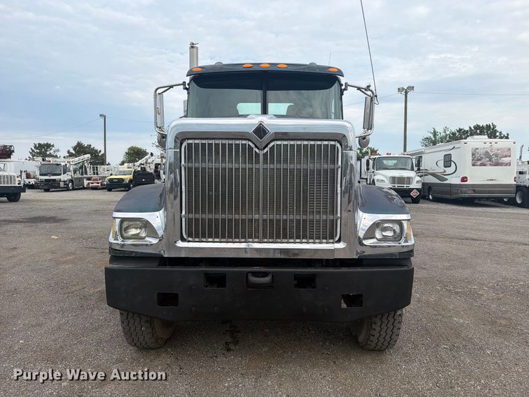 image for item FW3513 2001 International PayStar 5900I truck cab and chassis