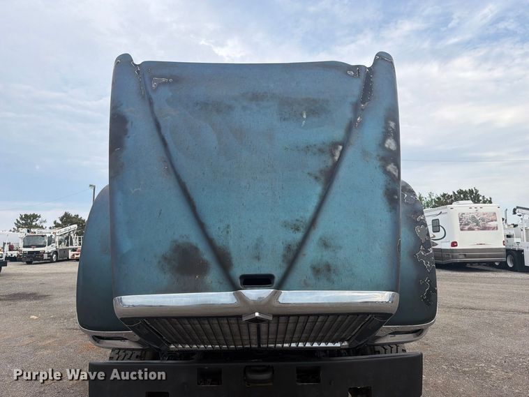 image for item FW3513 2001 International PayStar 5900I truck cab and chassis